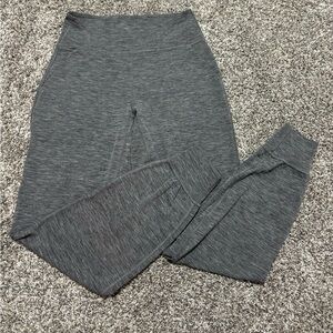Heathered Graphite Gray Align Joggers Size 6